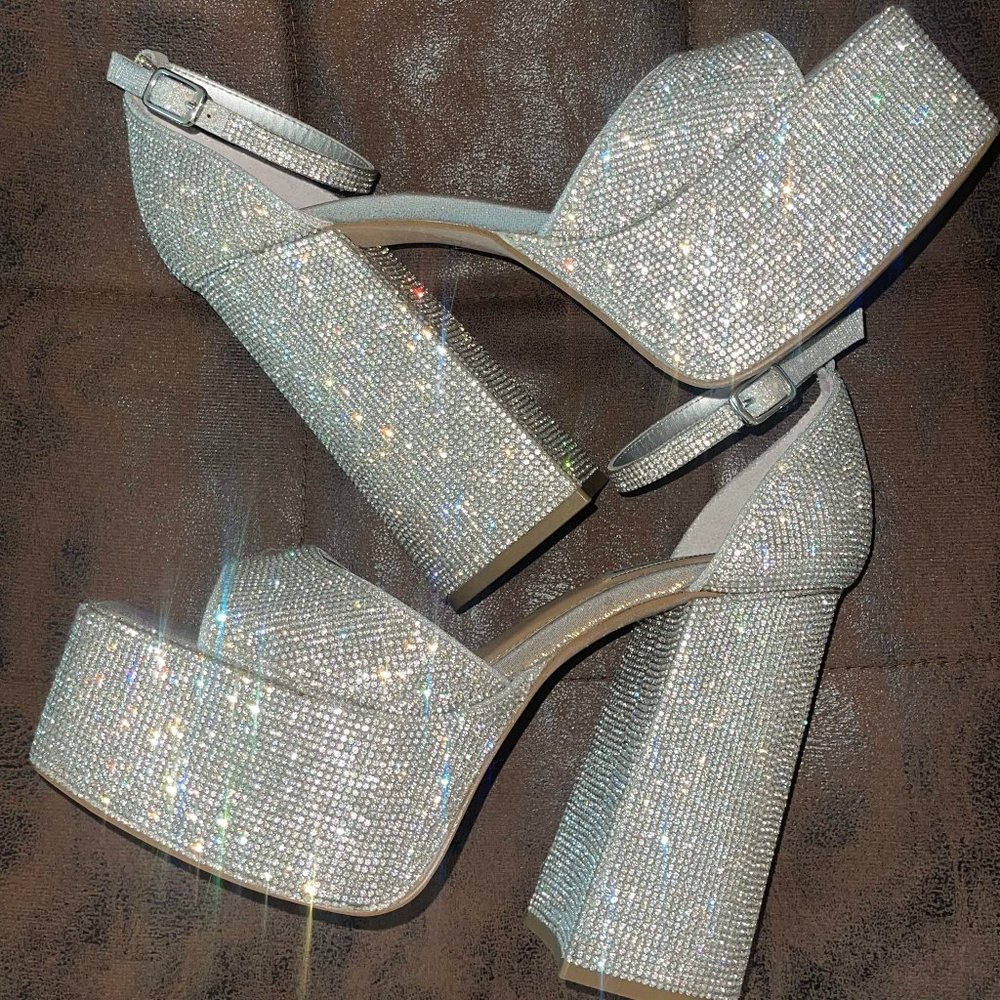 Steve Madden Kassiani Rhinestone Platform Party Dress Sandals 8 Size